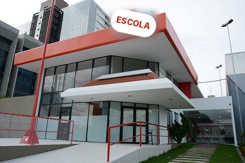 Fachada de unidade de rede de escolas de idiomas